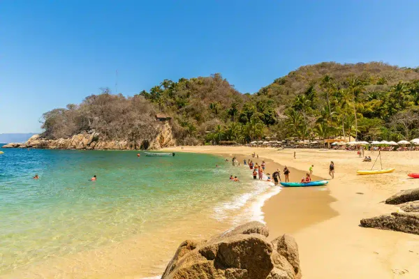 Tierra de Piratas: galeón, Playa Majahuitas y show pirata — 5