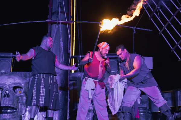 Piratas de la Bahía: galeón, cena y fuegos artificiales al atardecer — 5