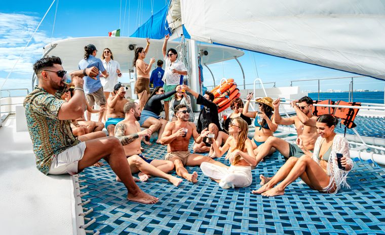 Tour a Isla Mujeres en Catamaran
