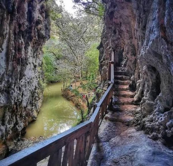 Grutas en San Cristobal: cuevas, arco natural y tirolesa — 2