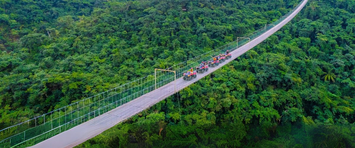 River Park: tirolesas, ATV, puente colgante y mirador de cristal — 1