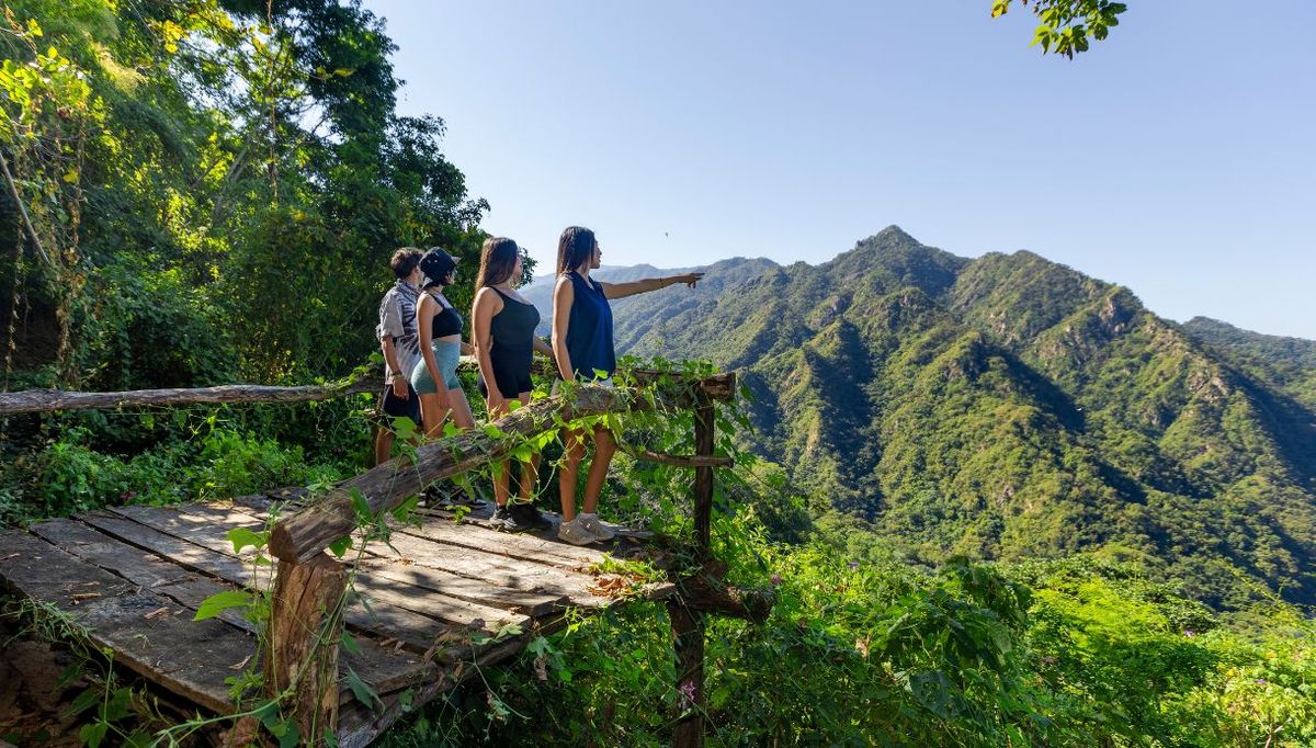 River Park – Tour de Hiking por la Sierra Madre y Jorullo Point — 1