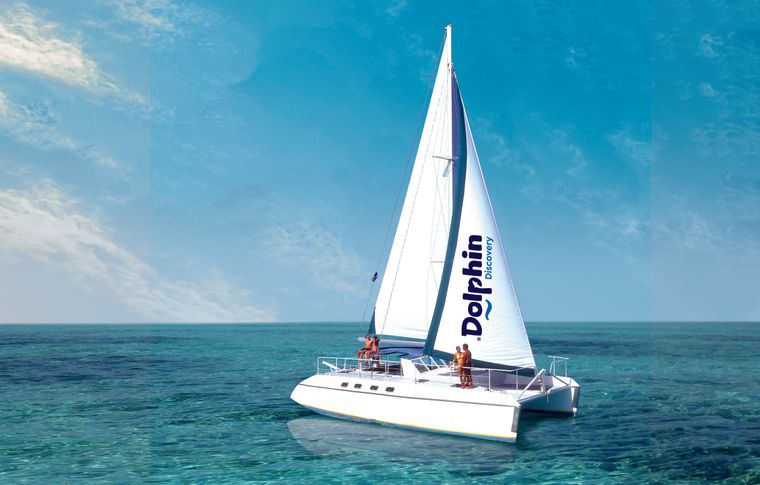 Island Pleasure Catamaran - Isla Mujeres: navega, snorkel y playa