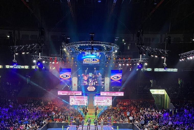 Lucha libre mexicana en vivo con visita a pulquería