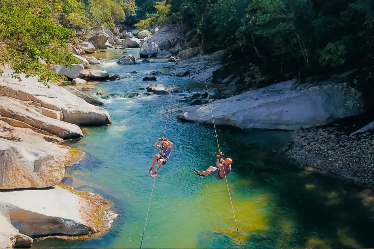 Los Veranos Canopy and Adventure Park: tirolesas, río y tequila — 1