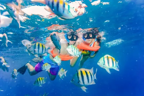 Tour Todo Incluido en Catamarán a Isla Mujeres — 3