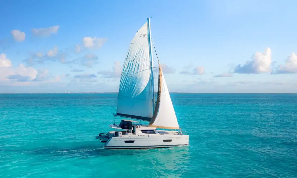 Tour de lujo a Isla Mujeres en catamarán — 1