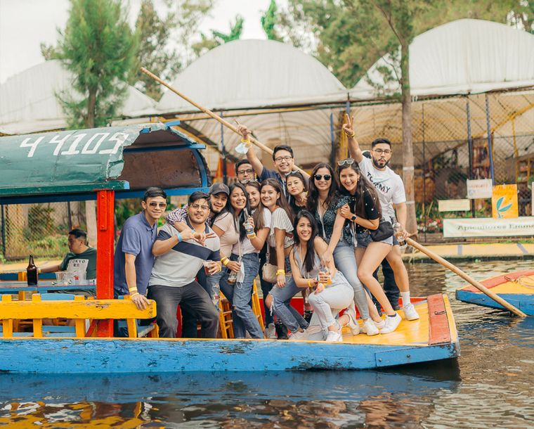 Fiesta privada en trajinera: Xochimilco y mariachi