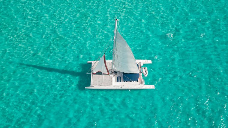 Fiesta en catamarán a Isla Mujeres