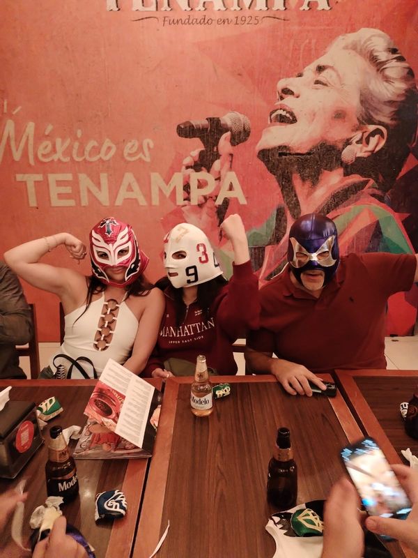 Lucha libre mexicana en vivo con visita a pulquería — 2